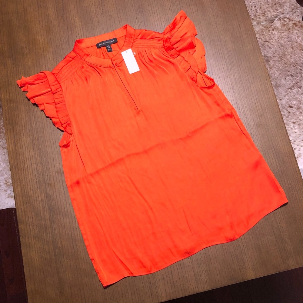 NWT Banana Republic Satin Top - Picture 2 of 5